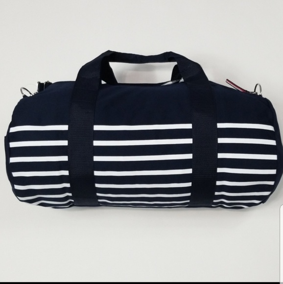 Tommy Hilfiger Duffle Bag - Picture 5 of 7